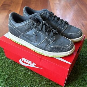 Nike Dunk Low SE (GS) Iron Grey/Phantom Ghost Green (Halloween) Size 7Y